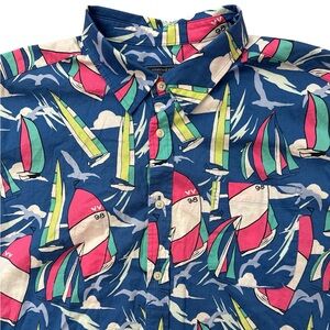Vineyard Vines Men’s 2XL Hawaiian Shirt Resort Wear Blue Pink Sailboat Print‎